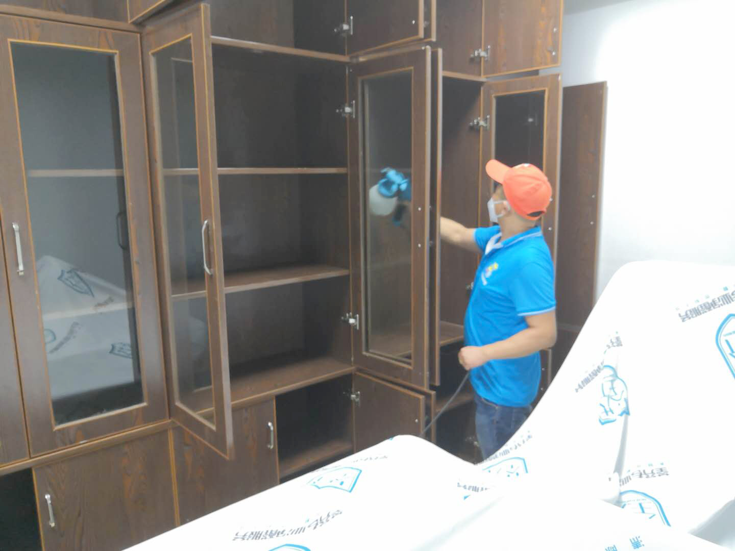 會議室柜子噴涂全方位施工治理 會議室柜子噴涂全方位施工治理