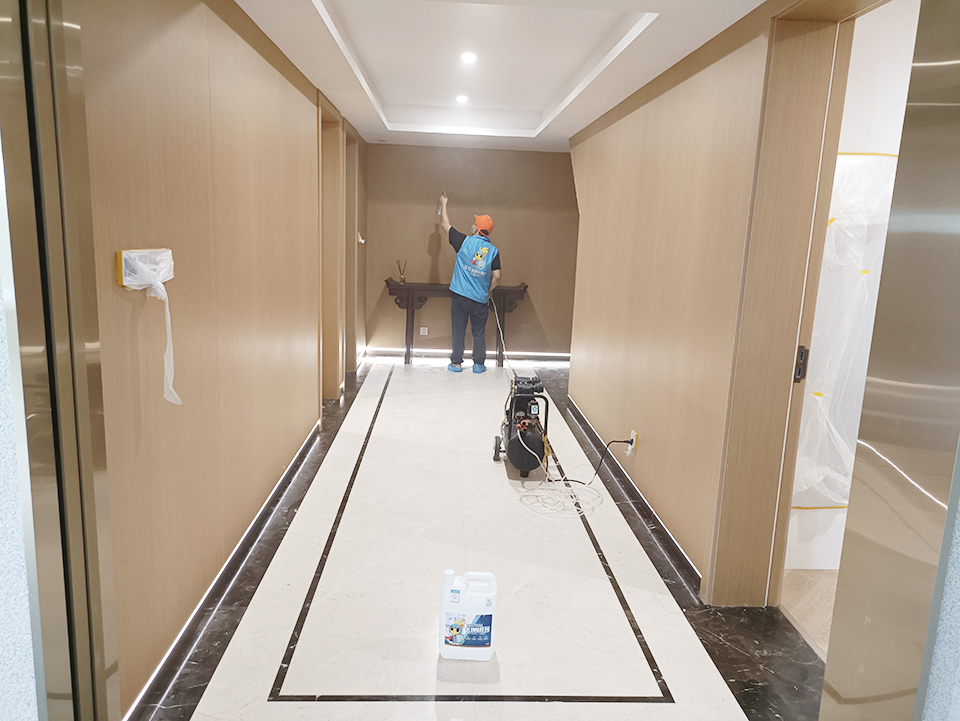 客餐廳過道噴槍施工治理甲醛 客餐廳過道噴槍施工治理甲醛