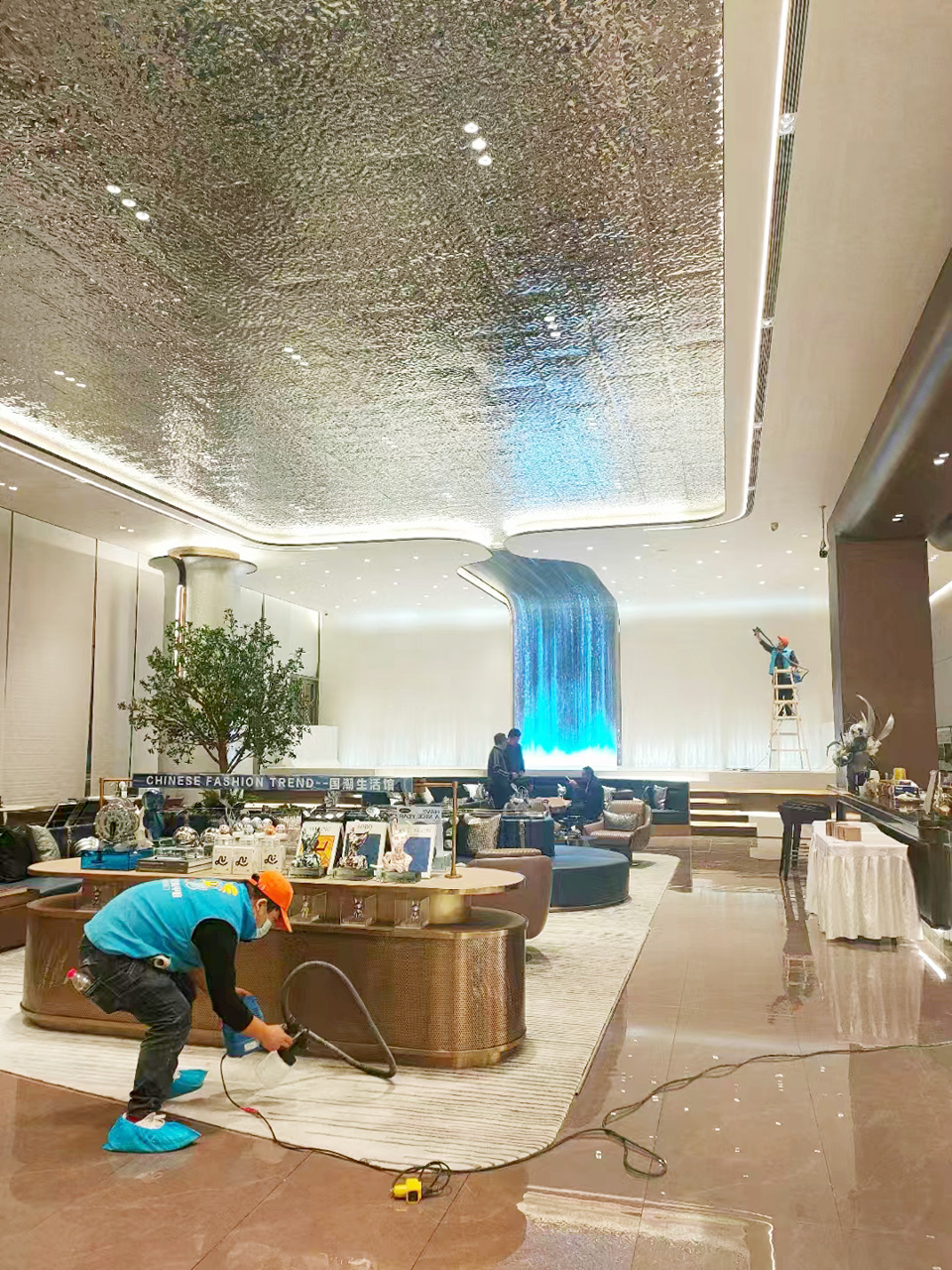 售樓部前臺(tái)噴槍施工治理 售樓部前臺(tái)噴槍施工治理